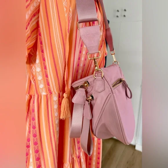 Stylish Pink Crossbody Bum Bag - Picture 8 of 8